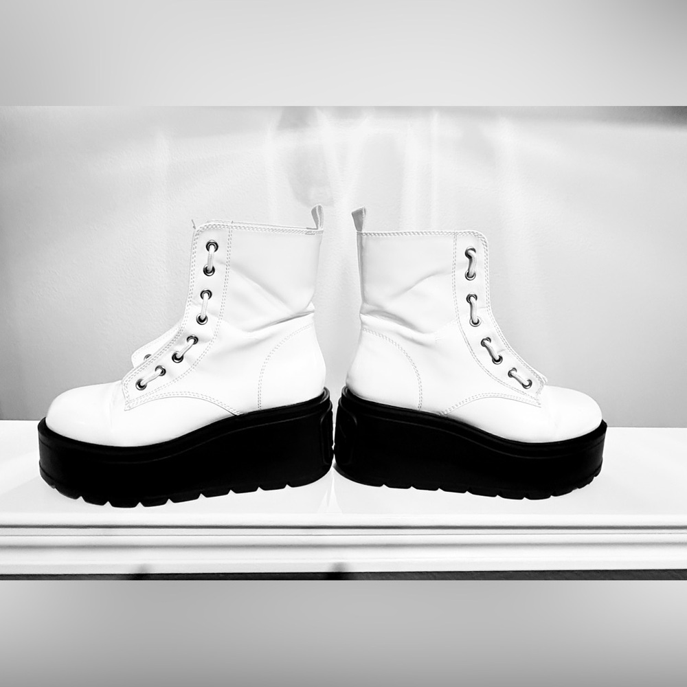 Dkny Harli Platform Ankle Boots Are Stylish And Trendy.